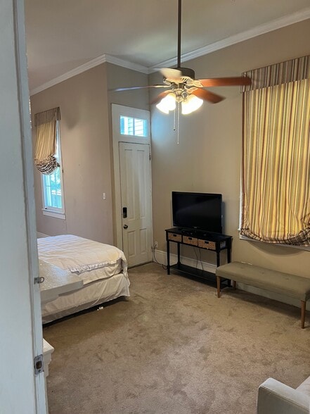 Building Photo - 2904 Annunciation St