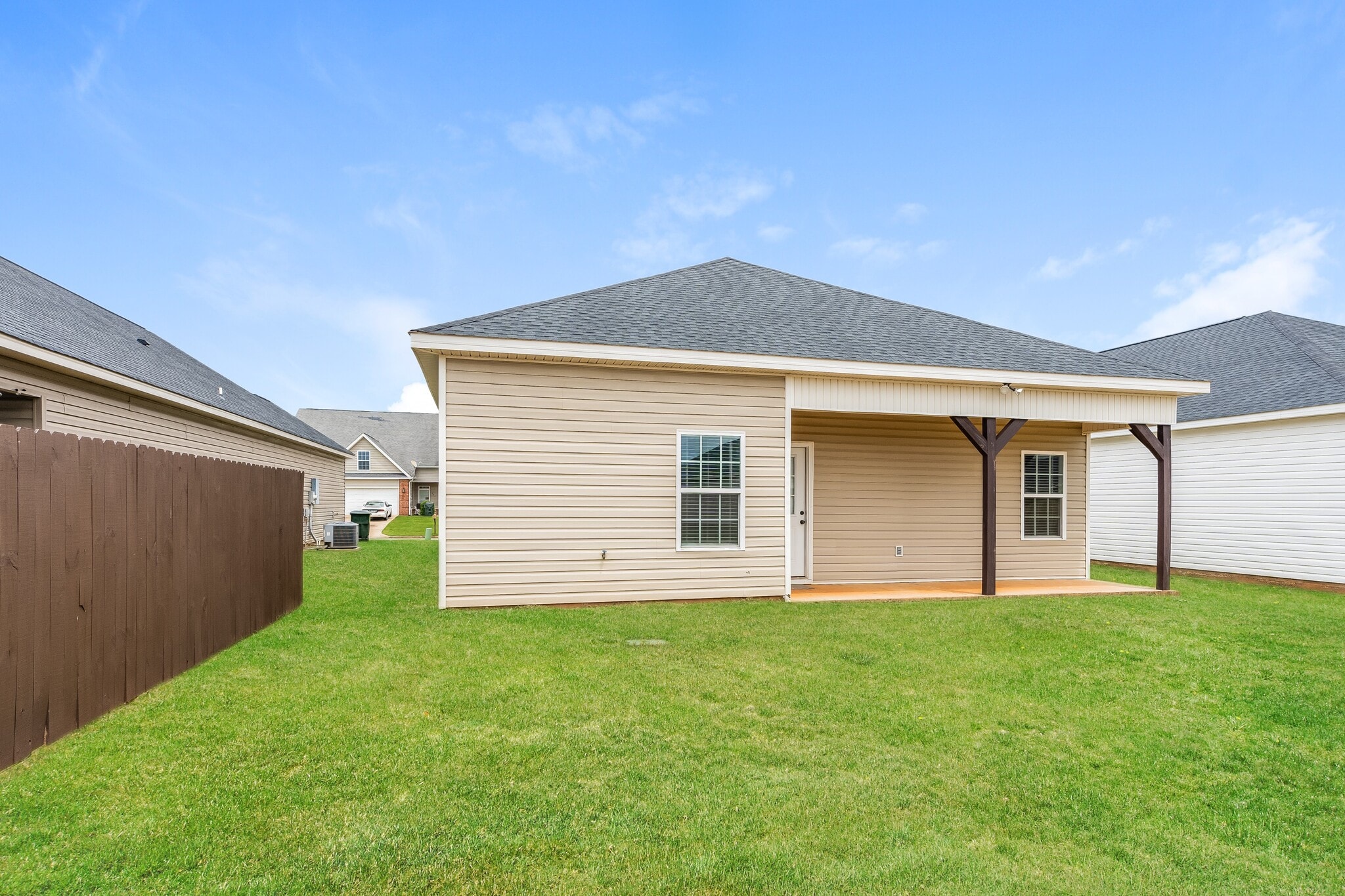 Building Photo - 219 Beau Claire Cir