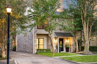 Building Photo - 6721 Belmont St