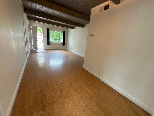 Building Photo - AVAILABLE! OPEN HOUSE SUNDAY 4:30-6:00 PM