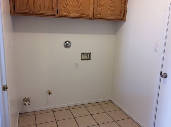 Building Photo - 1516 Hadar Rd