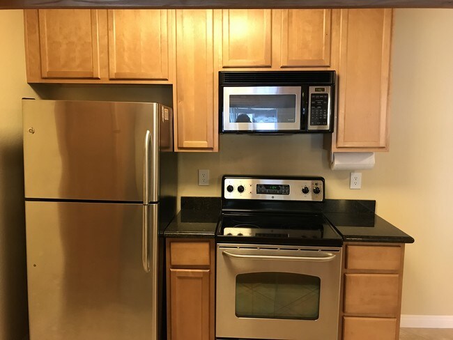 Kitchen - 1345 Cabrillo Park Dr
