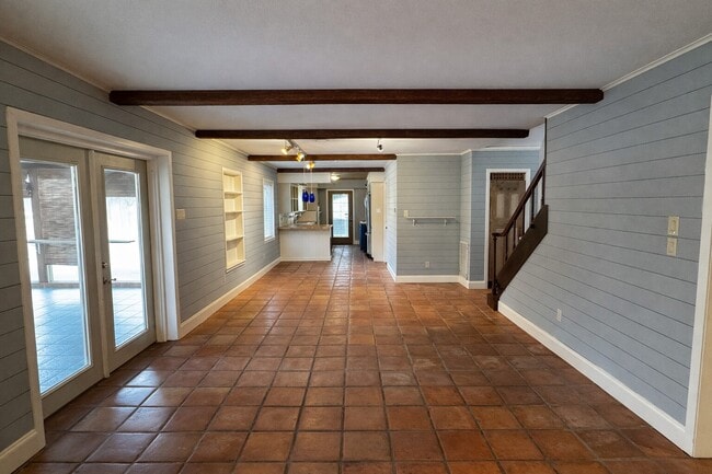 Building Photo - 202 Hardy St