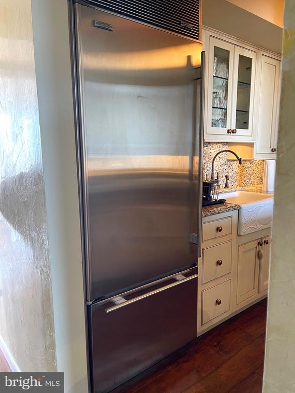 Building Photo - 28 Main St