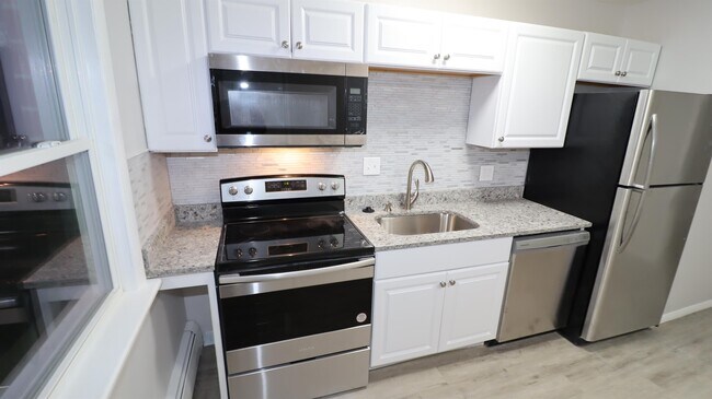Building Photo - 139 Litchfield Pines Dr