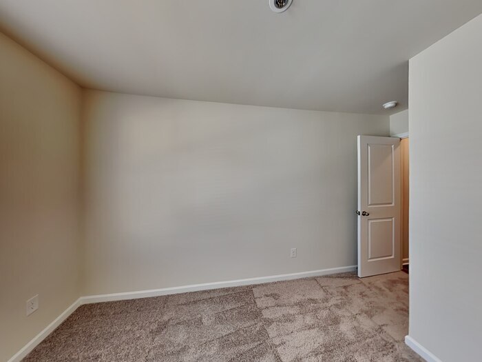 Building Photo - 123 Wayne Ln