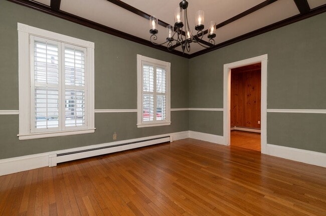 Building Photo - 44 Custer St