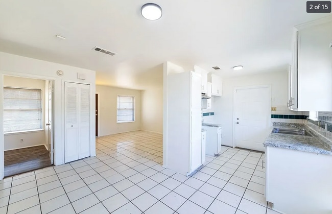 Building Photo - 107 Oak Valley Dr