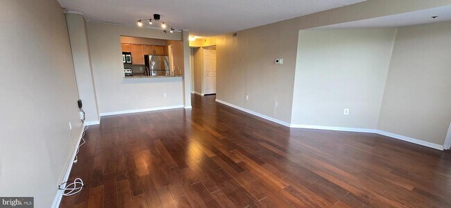 Building Photo - 10101 Grosvenor Pl
