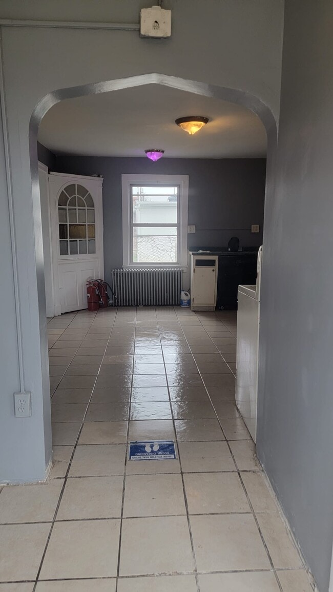 Building Photo - 1530 Pennington Rd