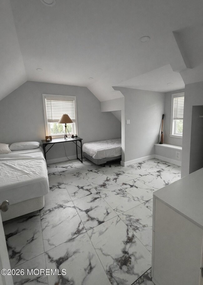 Building Photo - 10 Cambell Ct