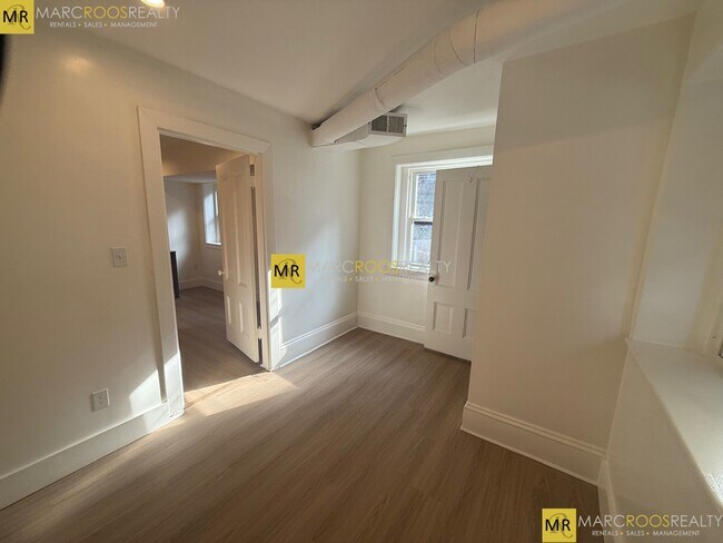 Building Photo - 1755 Beacon St