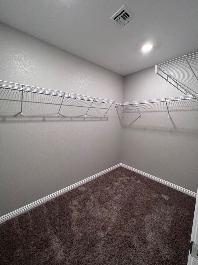 Building Photo - CASA BELLA COMMUNITY 3 BEDROOM 2.5 BATH LO...