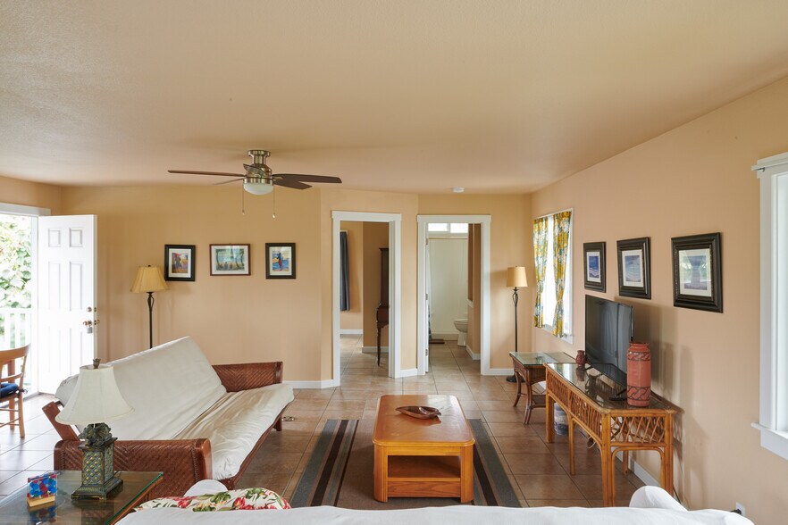 Building Photo - 41-913 Kalanianaole Hwy
