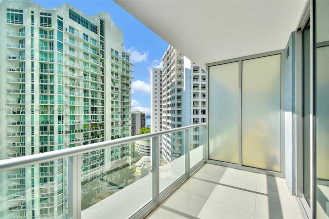 Building Photo - 1300 Brickell Bay Dr