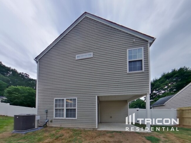 Building Photo - 264 Silver Ridge Dr