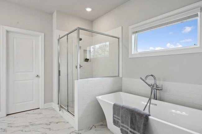 Building Photo - 1445 Calvert Ln