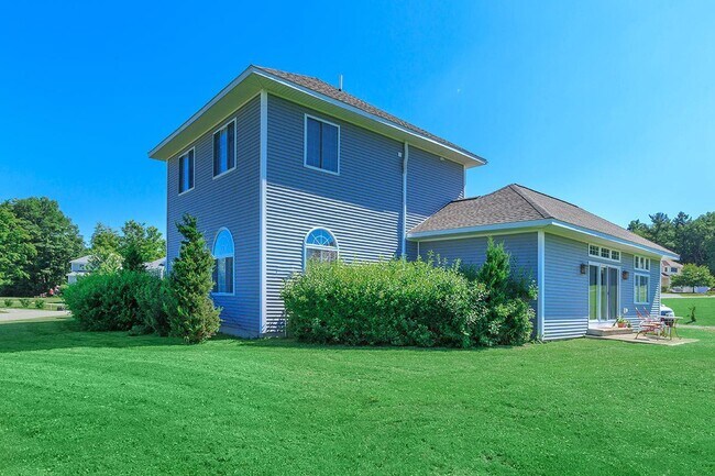 Building Photo - 10 Observatory Cir