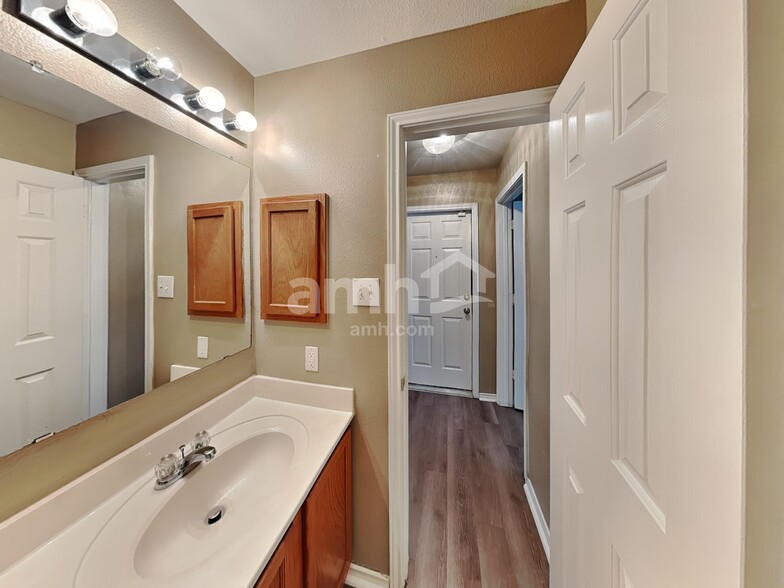 Building Photo - 12614 Sunny Wonder