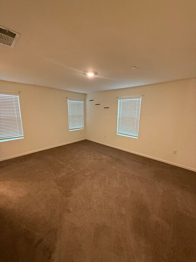 Building Photo - Beautiful 4BD/3BA Single-Family Home Solar, Battery Backup & Move-In Ready