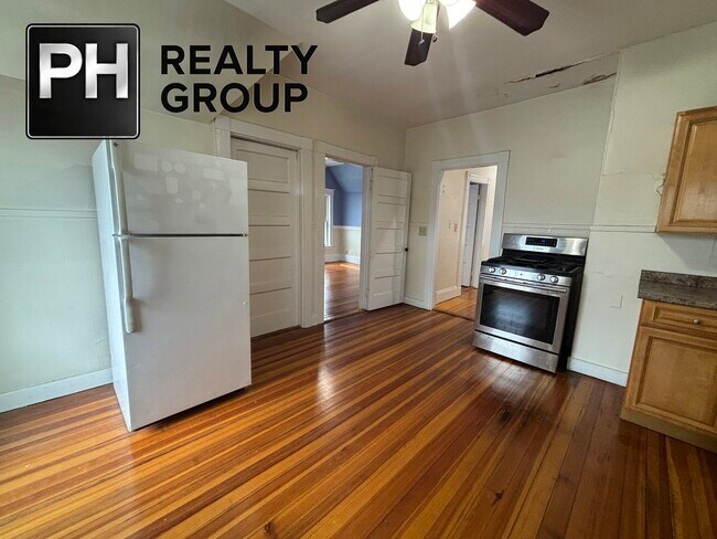 Building Photo - Park Road, Belmont, MA 02478 - 2 BR 1 BA triplex