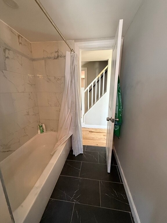 Building Photo - 86 Oak St