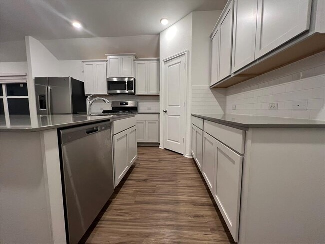 Building Photo - 115 Vintage Dr