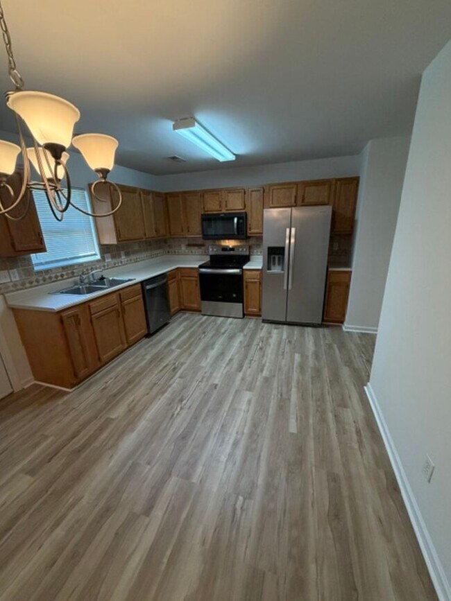 Building Photo - 2811 June Bug Way