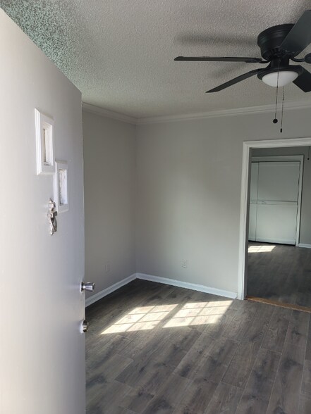Building Photo - 2638 D'Abadie St