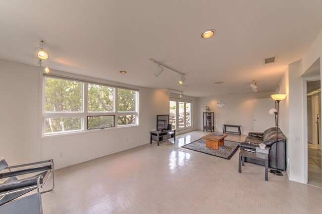 Building Photo - SANDIA HEIGHTS EXECUTIVE RENTAL 2+Story 3B...
