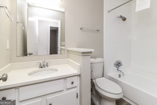 Building Photo - 4795 Jamerson Forest Cir