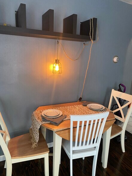 Building Photo - 1900 Dix Rd