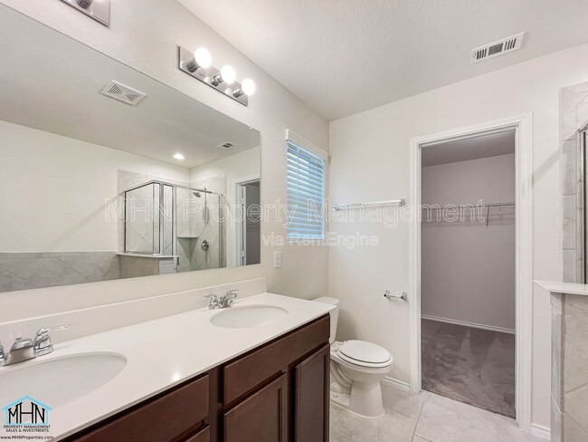 Building Photo - 11935 Sitio Plains