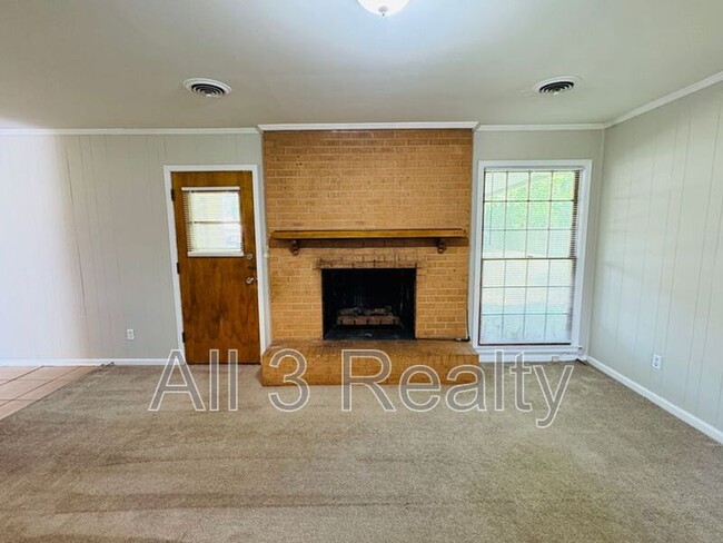 Building Photo - 3253 Windwood Dr