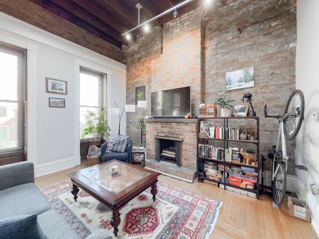 Building Photo - 2136 N Clifton Ave