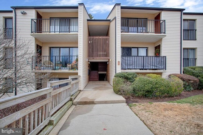 Building Photo - 2572 Riva Rd