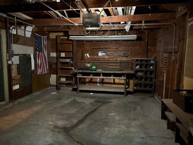 Building Photo - 2200 Ozark St