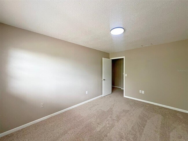 Building Photo - 822 Lake Elbert Ct