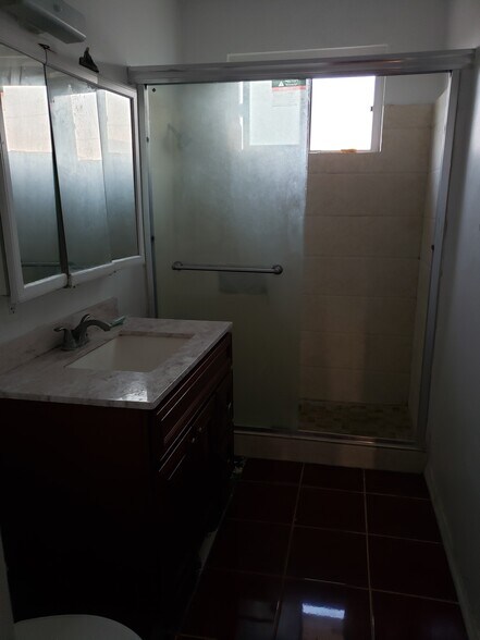 Bathroom # 2 - 13508 Doty Ave