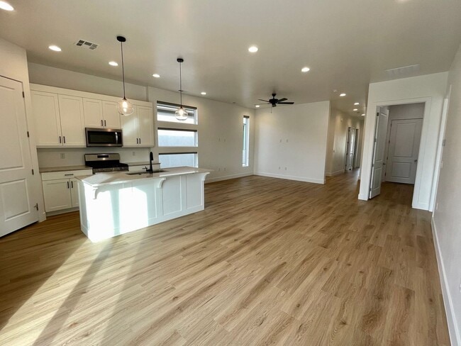 Building Photo - 2818 Church Oak Dr