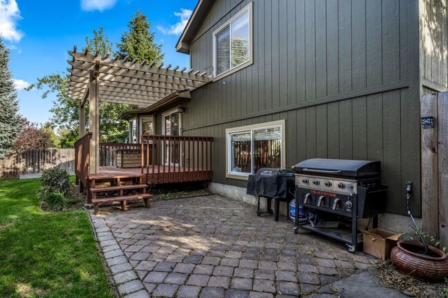 Building Photo - Beautifully done 3 bed 3 bath home in Greenacres/liberty lake area