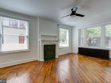 Building Photo - 10 E James St