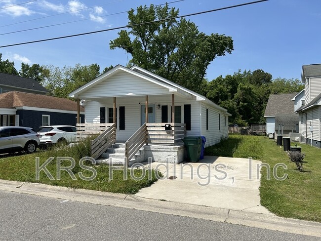 Primary Photo - 622 Mason Ave
