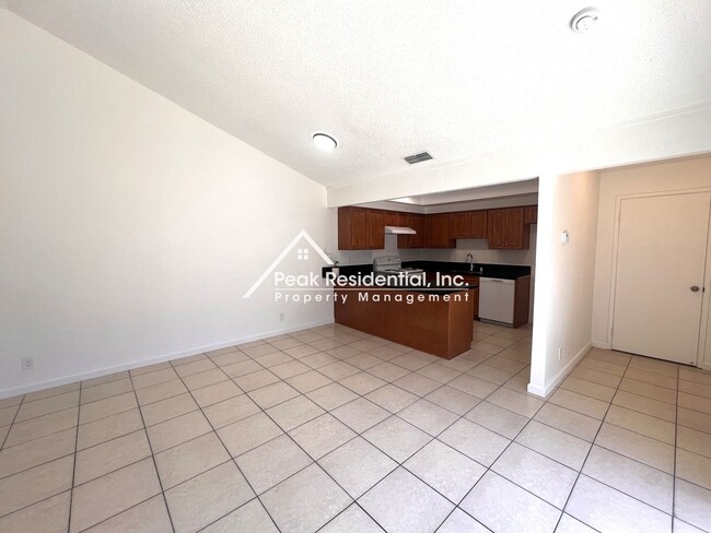 Building Photo - Spacious Updated 2bd/2ba Halfplex with 2 Car Garage