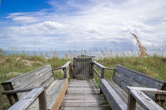 Primary Photo - FURNISHED OFF-SEASON MONTHLY RENTAL-STARTI...