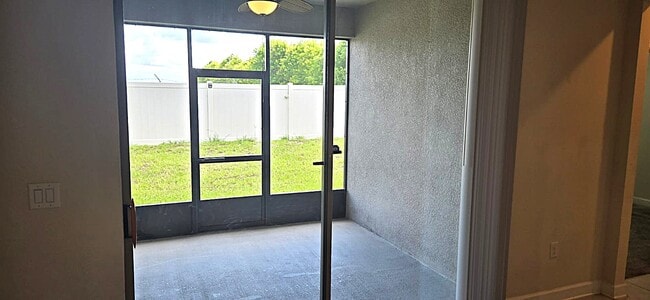 Building Photo - 212 Bergamot Lp