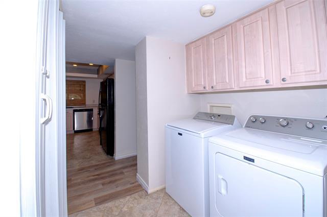 Building Photo - 3201 Christie Cir