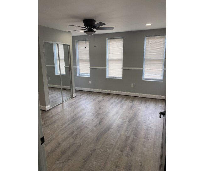 Building Photo - 210 N Mount St