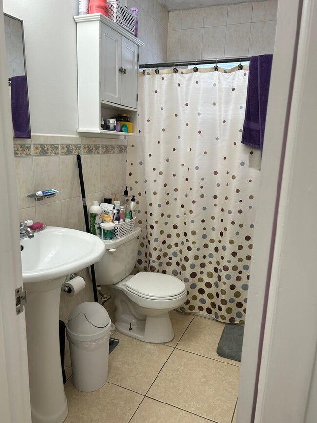 Bathroom - 900 SW 84th Ave