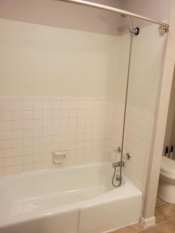 Building Photo - 3932 Silver Ridge Dr